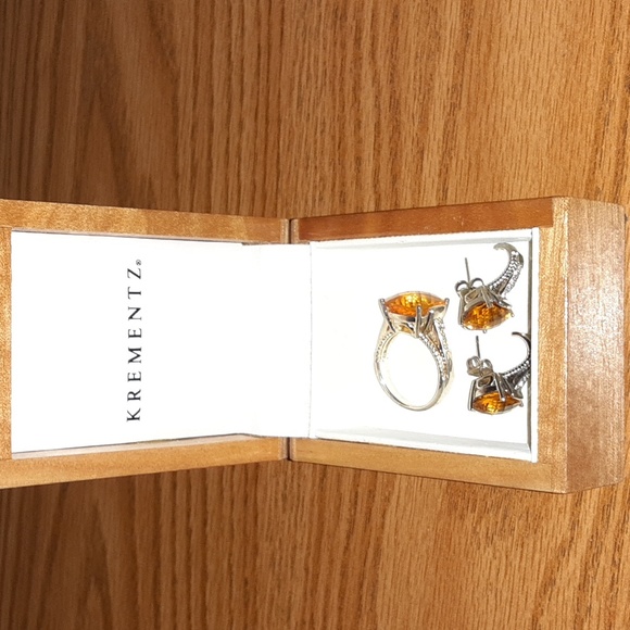 Genuine Diamond and Topaz set - Picture 1 of 8